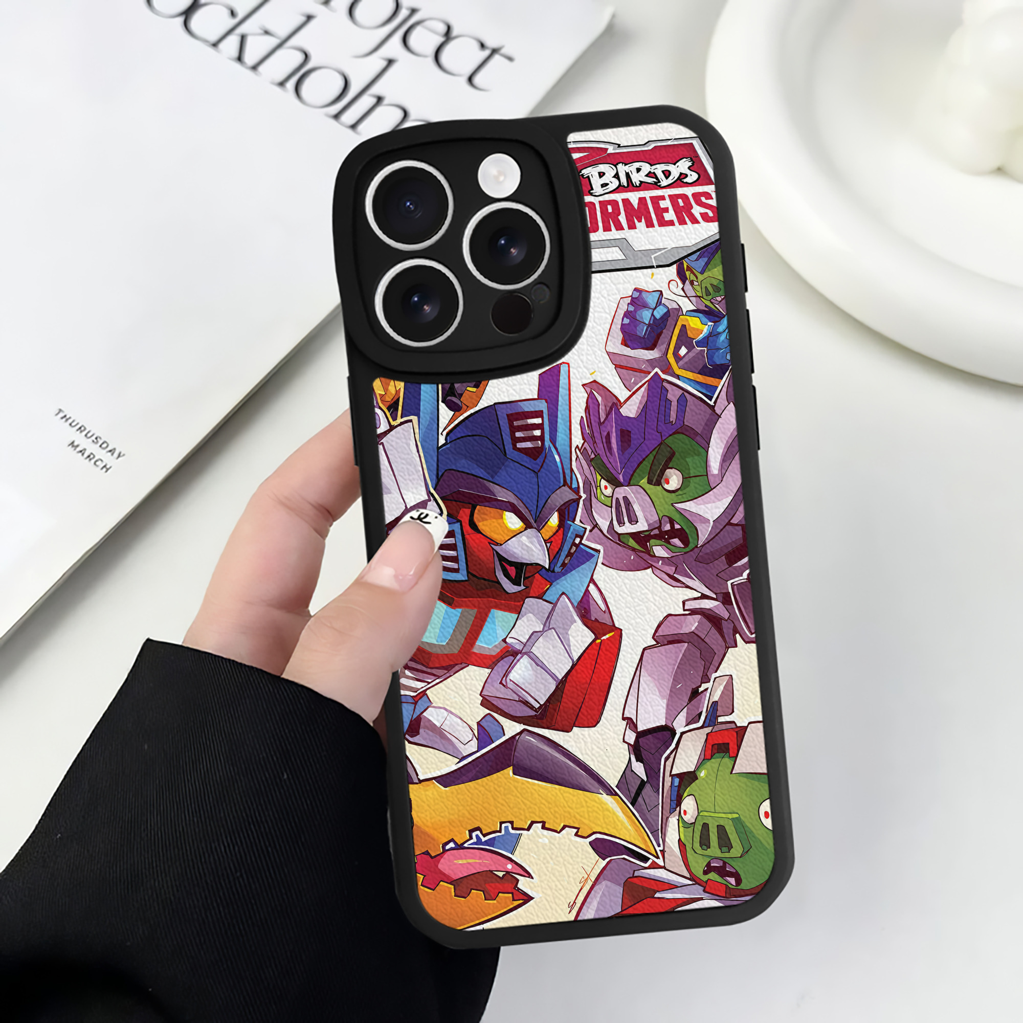 （画像用） Angry Birds アングリーバード 【iPhone 16シリーズ対応】シリコンスマホケース（レザー調） 材質：シリコン